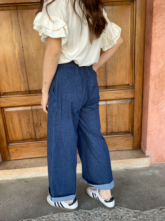 Jeans ampio alla caviglia con vita piatta in Super Light Denim