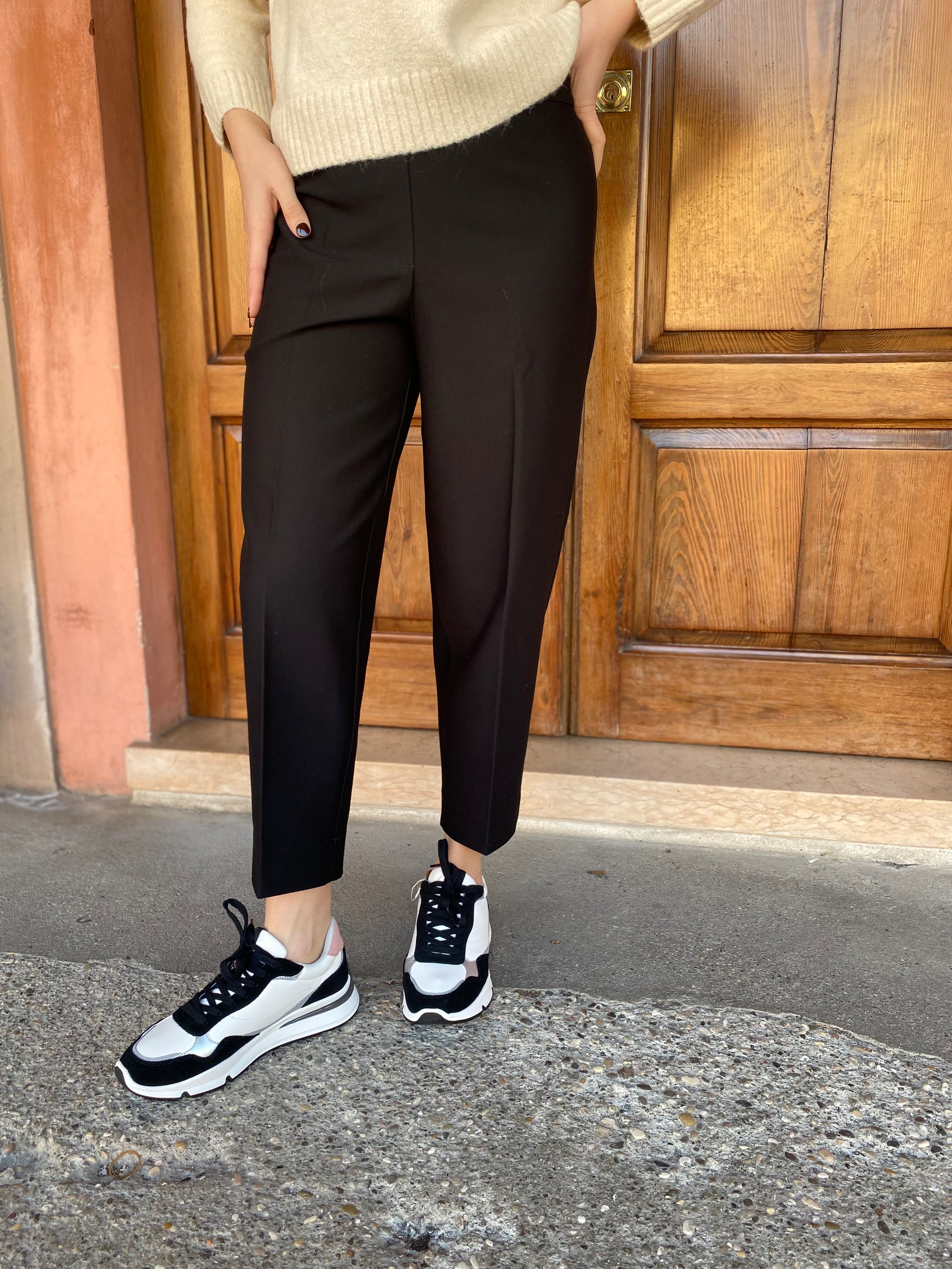 Pantalone a carota in Compact Nero – La Bottega Creativa