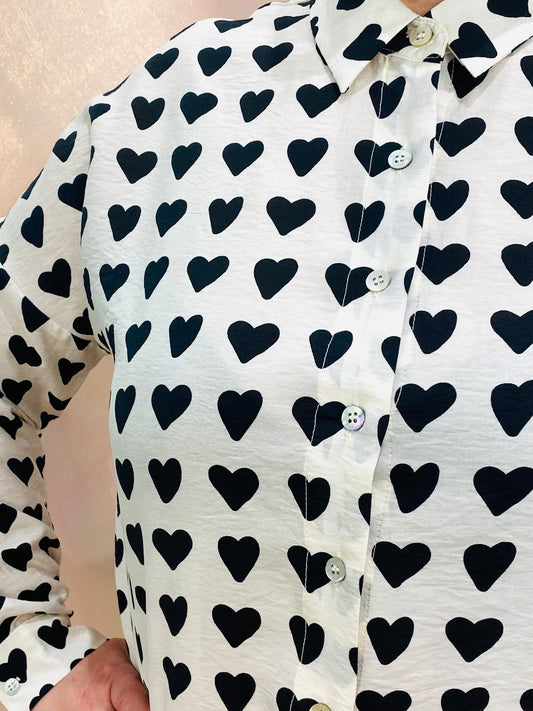 Camicia fluida con stampa a cuore