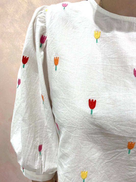 Camicetta Ricamo Tulipani Manica Palloncino in Cotone – Compania Fantastica