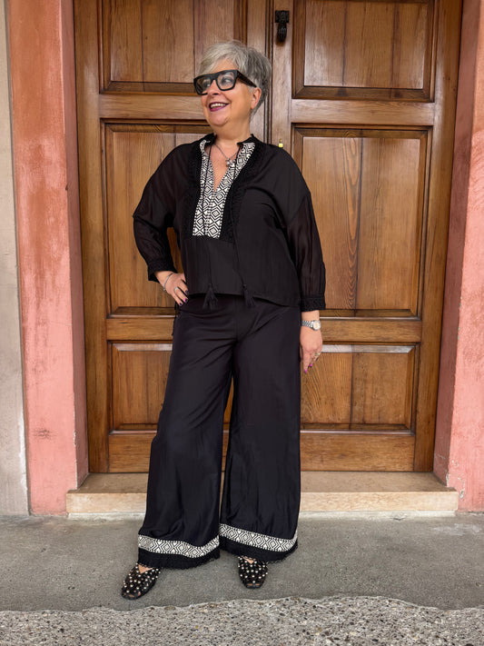Pantalone Lokita – Ricamo sul Fondo, Tencel e Voile
