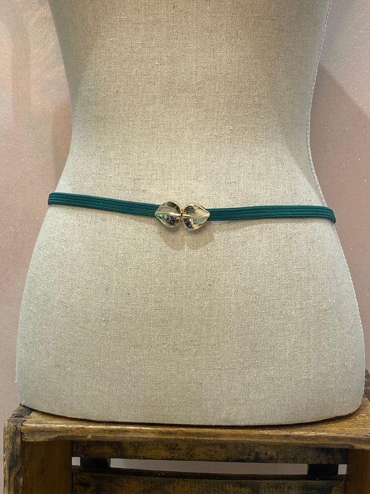 Cintura sottile con fibbia a foglia verde